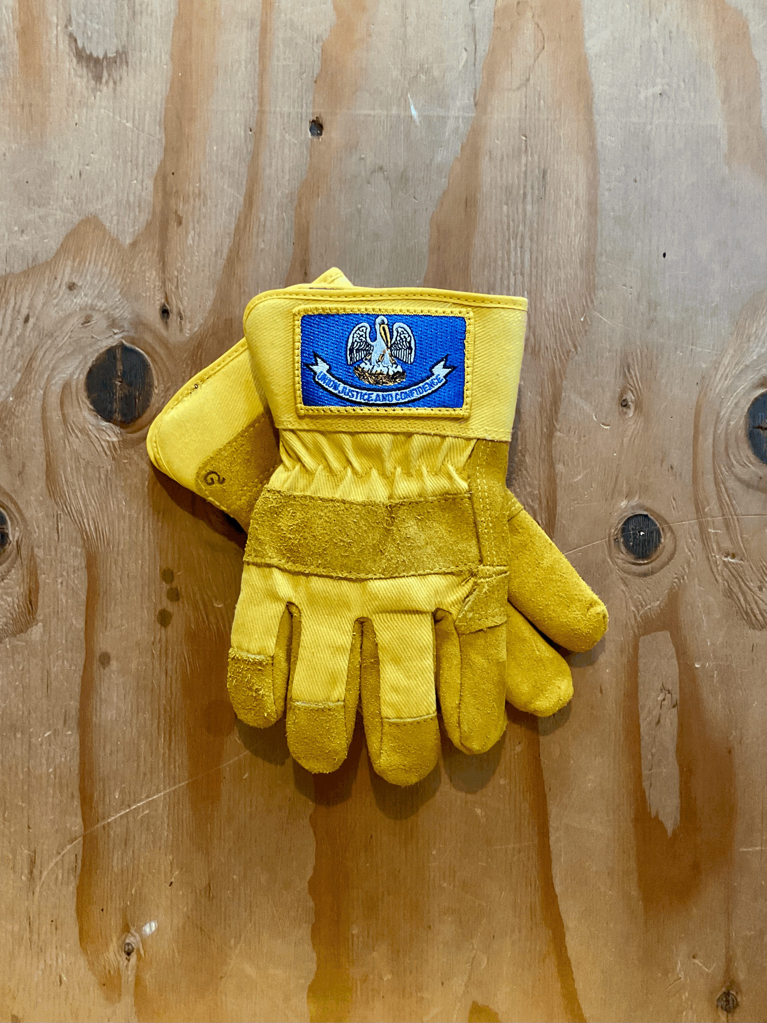 LOUISIANA GLOVES